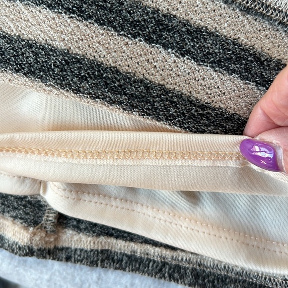 Adorable cut out dress🌸 - Picture 6 of 7